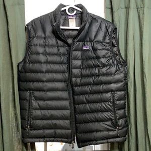 Patagonia Men’s Down Sweater Vest size Large in Black!!
